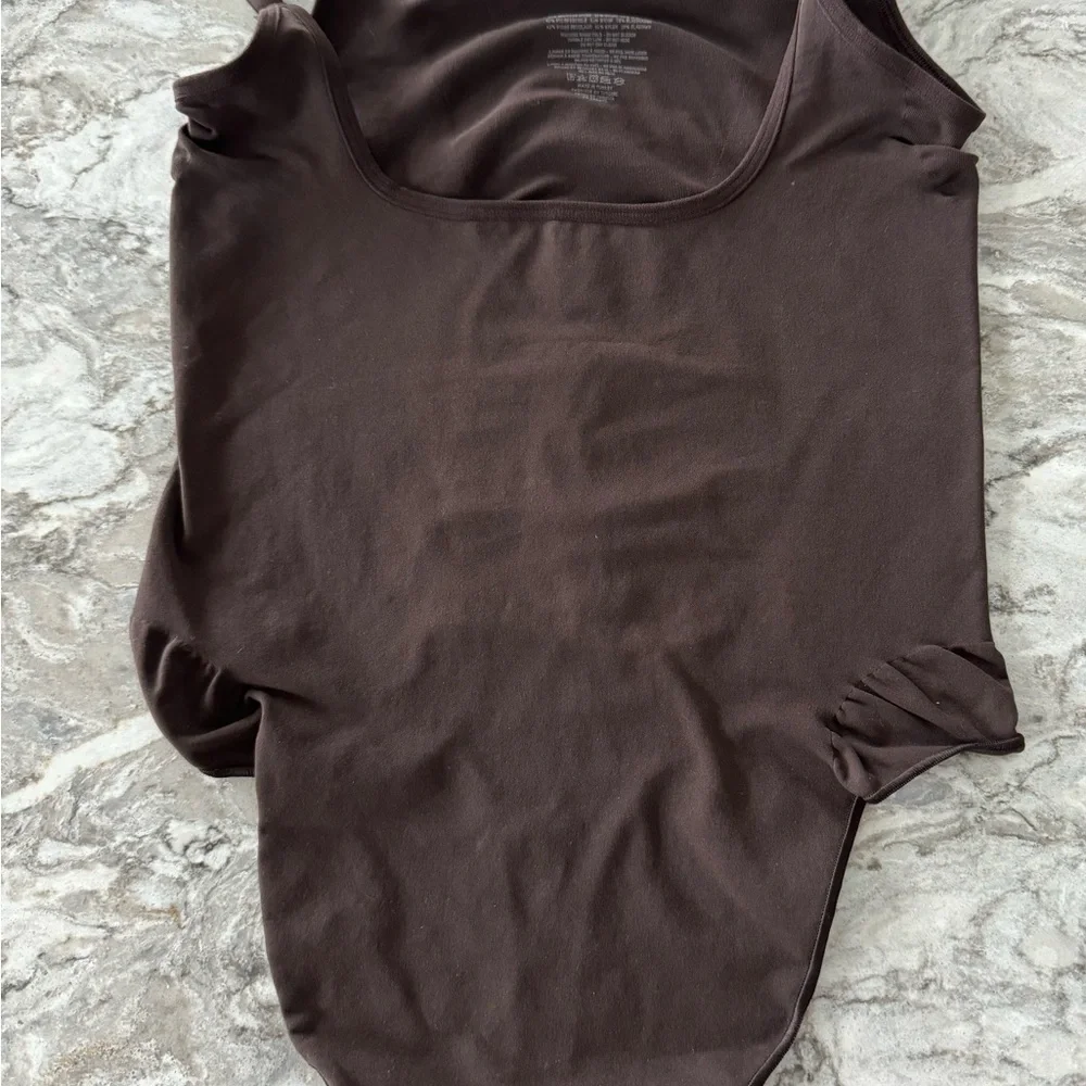 NWOT SKIMS Seamless Sculpt Thong Bodysuit - Picture 6 of 9